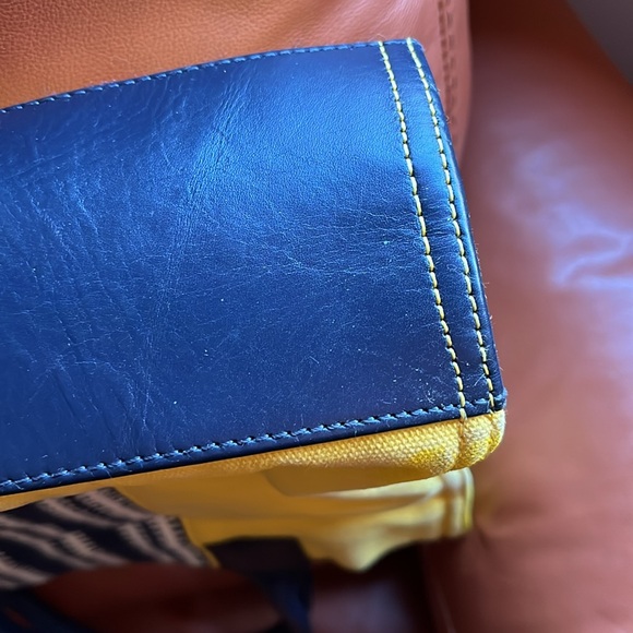 A beautiful Tory tote - Picture 4 of 6